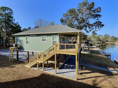 Main picture of 8716 W Simmons Bayou Dr