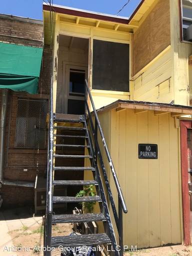 Main picture of 911 Main St