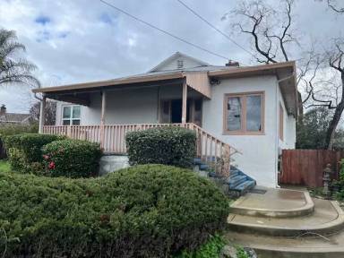 Main picture of 19623 Bernal St