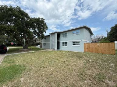 Main picture of 8210 Orange Ave