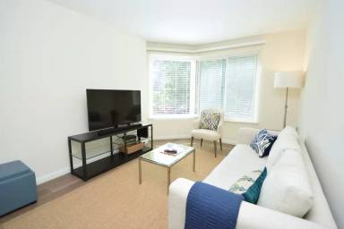 Main picture of 832 Lombard St