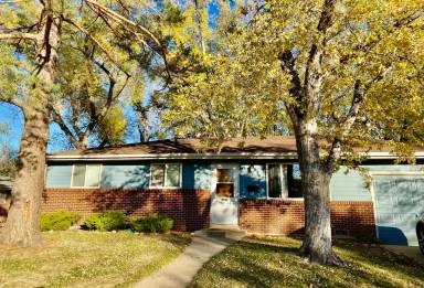 Main picture of 860 37th St