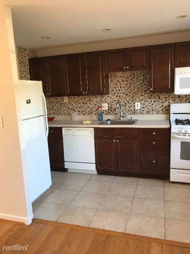 Main picture of 5102 Columbia Pike