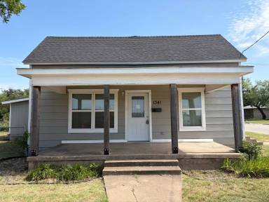 Main picture of 1341 S 16th St