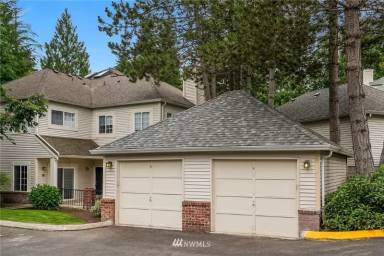 Main picture of 10909 Avondale Rd NE