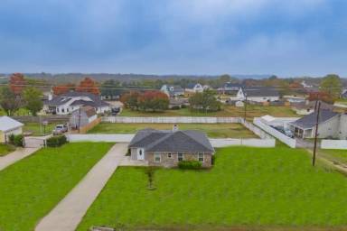Main picture of 20604 Hackberry Creek Park Rd