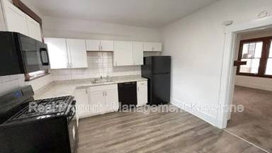 Main picture of 709 Woodward Ave