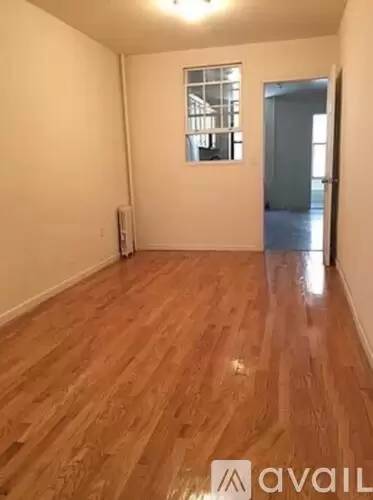 Main picture of 1605 2nd Ave