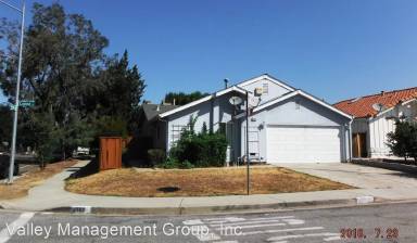 Main picture of 2182 Laddie Ct