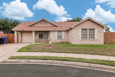 Main picture of 2221 Fullerton Ave