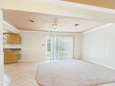 Main picture of 1206 Crenwelge Dr