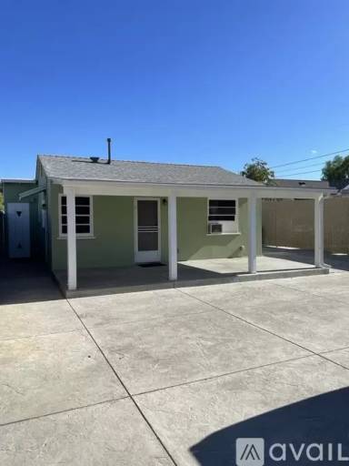 Main picture of 11266 Sheldon St