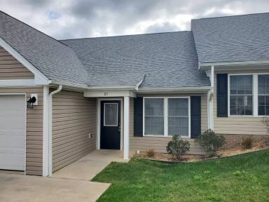 Main picture of 21 Paige Dr