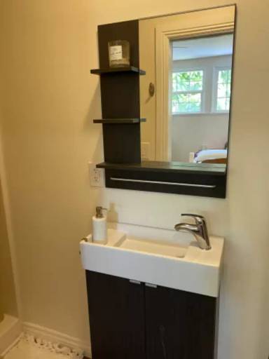 Main picture of 611 S Griffith Park Dr