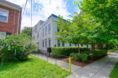 Main picture of 1340 Nicholson St NW