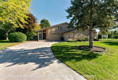 Main picture of 6074 Thornapple Dr