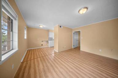 Main picture of 304 Powers St