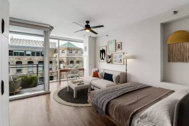 Main picture of 167 W Kinzie St
