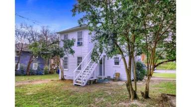 Main picture of 3211 Tom Green St