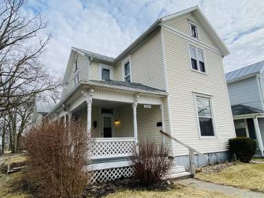 Main picture of 401 1/2 Gray Ave