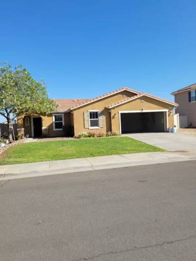 Main picture of 320 Yosemite Ave