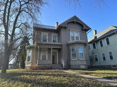 Main picture of 530 S 13th St