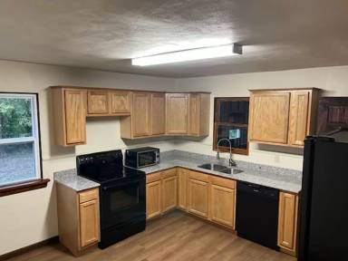 Main picture of 407 E Spencer St
