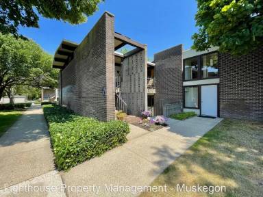 Main picture of 815 S Despelder St