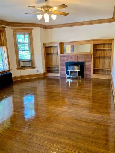 Main picture of 2920 N Burling St