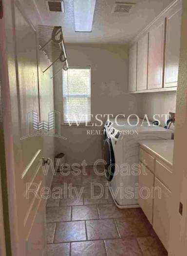 Main picture of 27913 Breakwater Ct