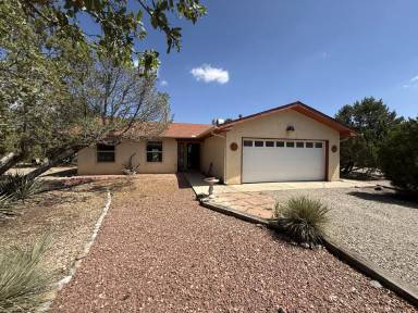 Main picture of 1 Autumnwood Ct