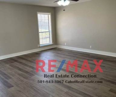 Main picture of 18 Sun Valley Dr