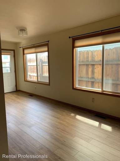 Main picture of 410 W Central Ave