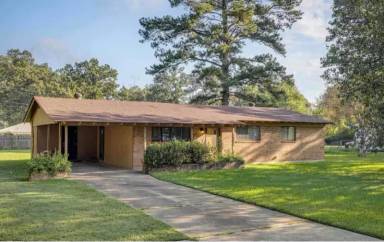 Main picture of 207 Monroe Dr