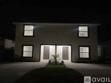 Main picture of 227 Avenue A NE