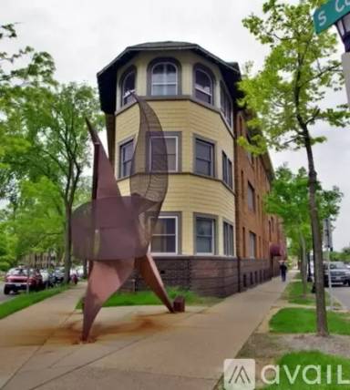 Main picture of 2107 Hennepin Ave