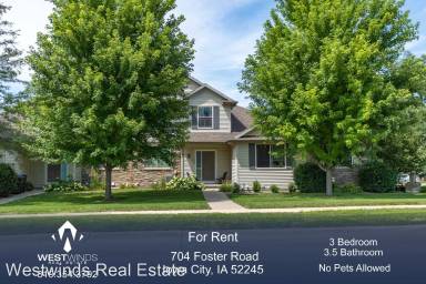 Main picture of 704 Foster Rd