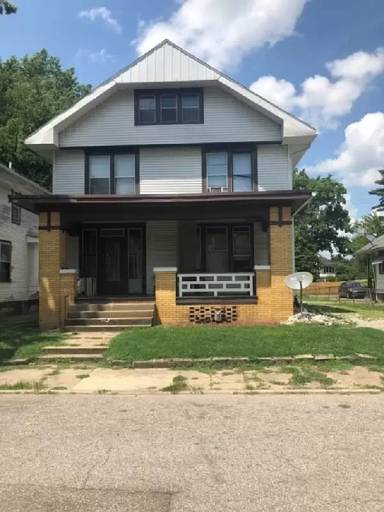 Main picture of 824 E Blackford Ave