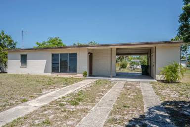 Main picture of 3196 Normandy Dr