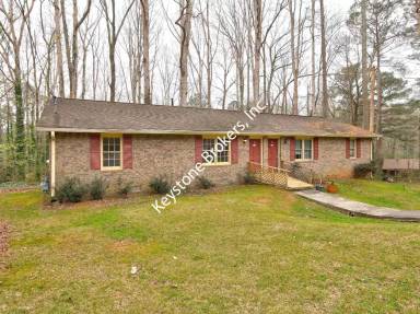 Main picture of 2243 Davis Rd