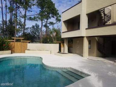 Main picture of 823 Dolphin Dr