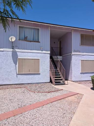 Main picture of 2032 N Hunt Cir