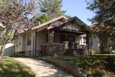 Main picture of 719 E University St