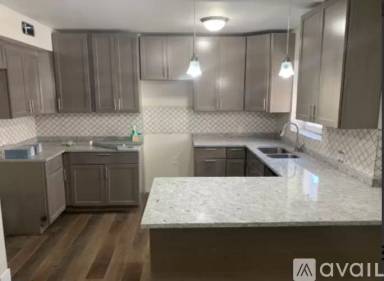 Main picture of 2847 W Berwyn Ave