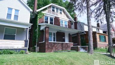 Main picture of 988 Linwood Ave