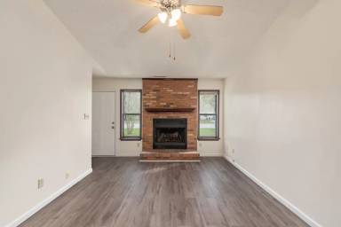 Main picture of 1045 Spring Villa Dr