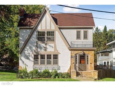 Main picture of 3916 Sheridan Ave S