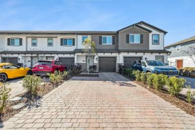 Main picture of 141 Cape Honeysuckle Pl