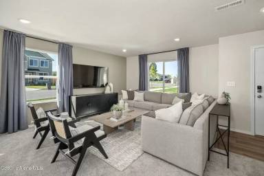 Main picture of 77 E Lupine Ln