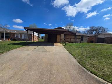 Main picture of 112 Thomas Blvd